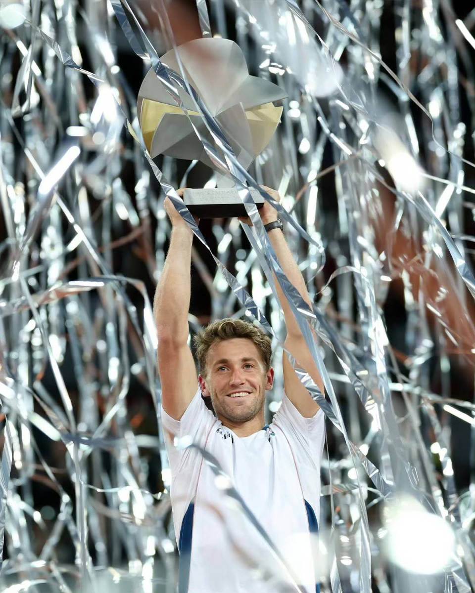 经结束的六, 人物和纪录, 军的还大有 经结束的六, 人物和纪录, 军的还大有