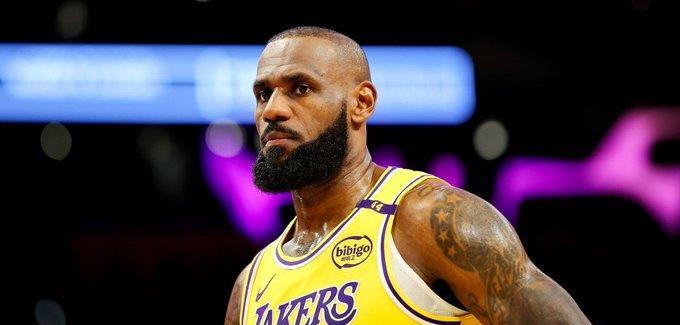 目前詹姆斯 目前詹姆斯