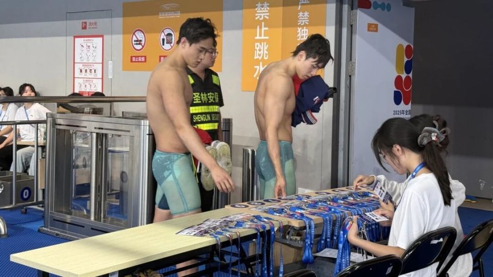 开放, 指导下 开放, 指导下