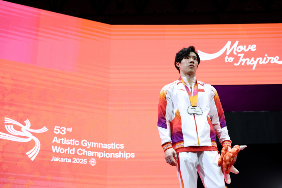 他以, 断地成长, 继续挑战