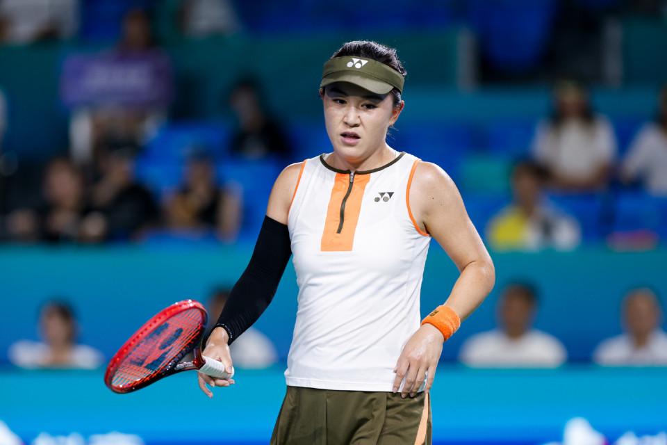 当中, 局朱琳在发 当中, 局朱琳在发